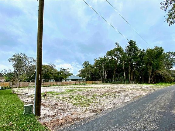 3rd image of 1707 Twin Lake Dr