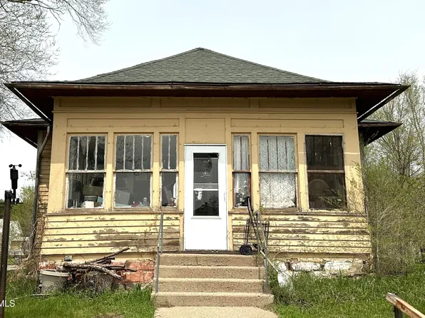 414 6th Ave, Edgeley, ND 58433