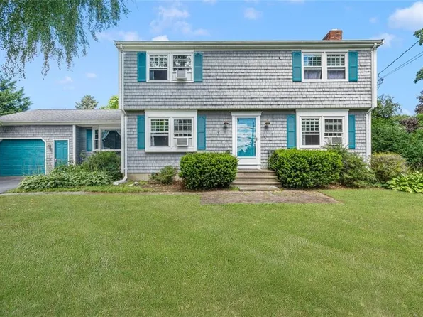 11 Hillcrest Rd, Portsmouth, RI 02871