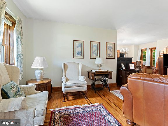 5th image of 3805 Louanna Ave