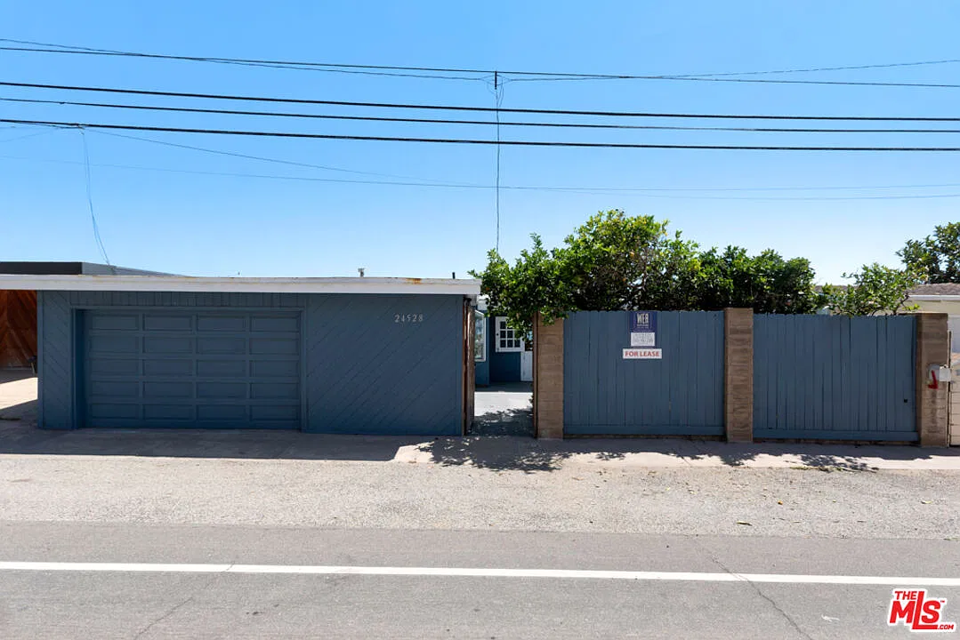 3 bed, 2.0 bath, 1438 sqft, $5,500 — Photo 4