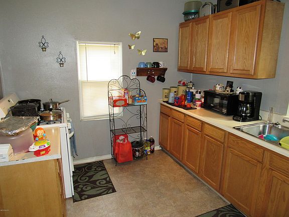 4th image of 910 Underhill Ave SW