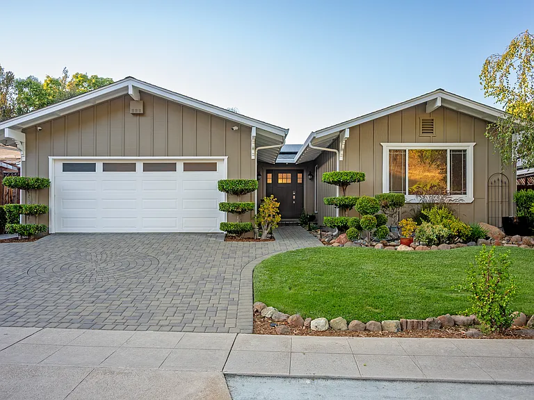 783 Foothill Dr — Photo 1