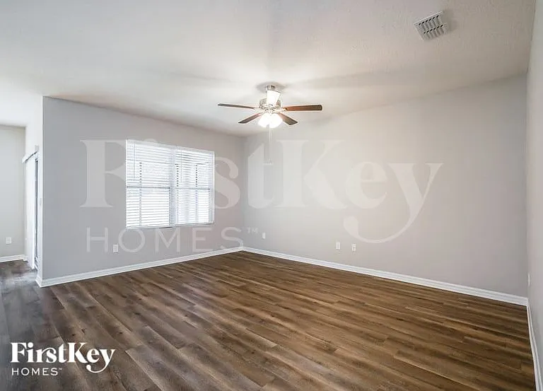 16736 Citrus Pkwy — Photo 3