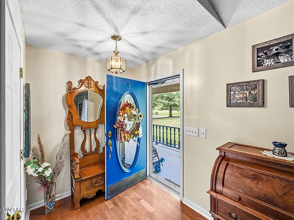 4th image of 45 Crockett Ln