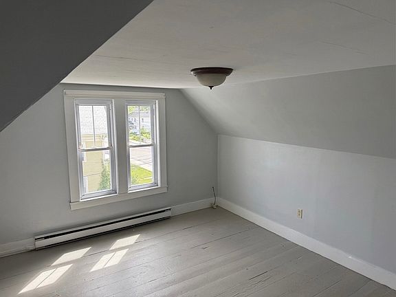4th image of 88 Roxbury St APT 3