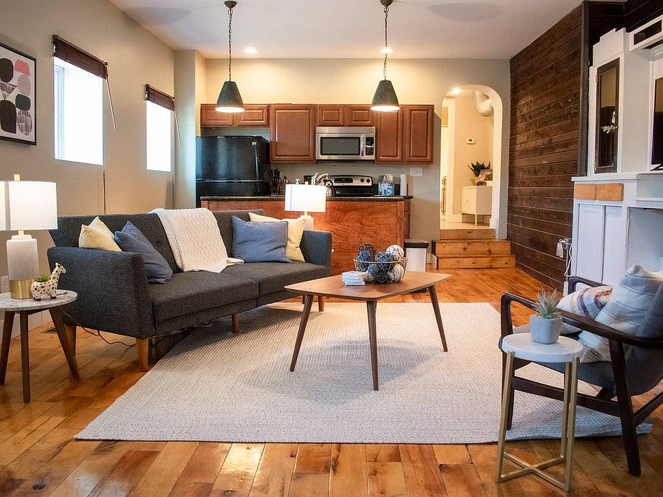 1st image of 400 E 13th St #1