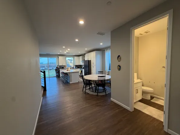 2255 Middlebury Dr, Lathrop, CA 95330