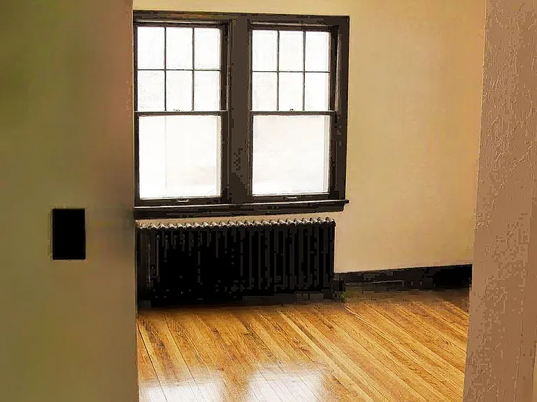 1648 Charles Ave — Photo 1