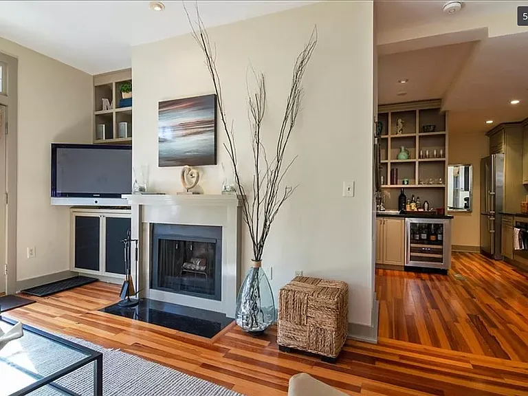 364 Bellevue Ave #D102 — Photo 5