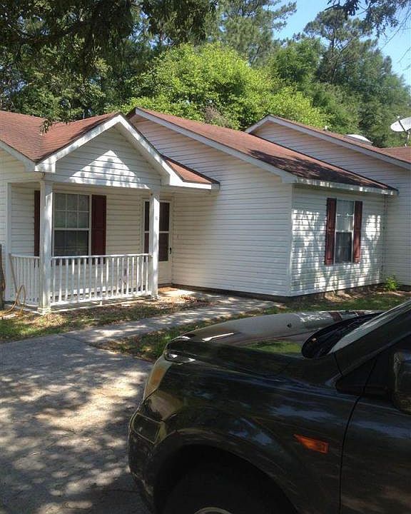 2nd image of 76 Blacksmith Cir