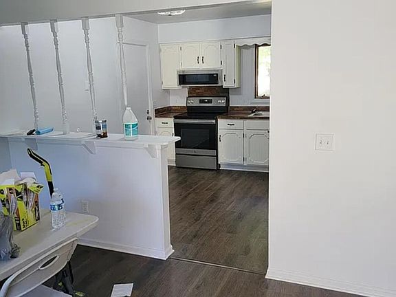3rd image of 2207 Park Ln #2207
