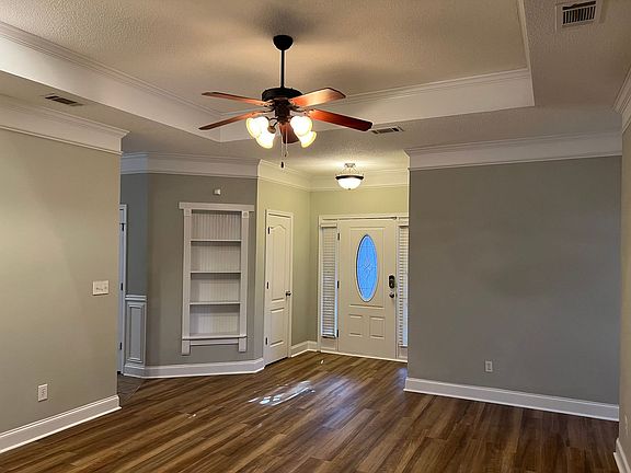 5th image of 400 Manchester Ln