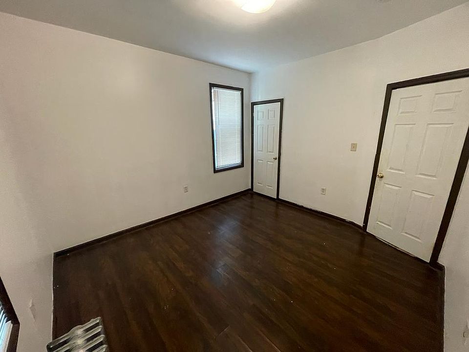 1st image of 209 Columbia Ave #1B