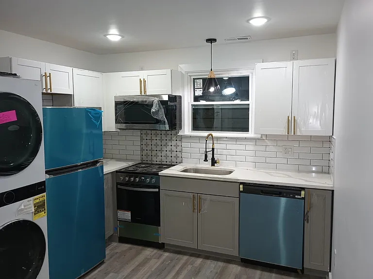 110 E 18th Ave #3 — Photo 1