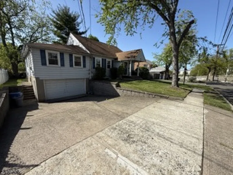 4 bed, 4.0 bath, $4,950 — Photo 2