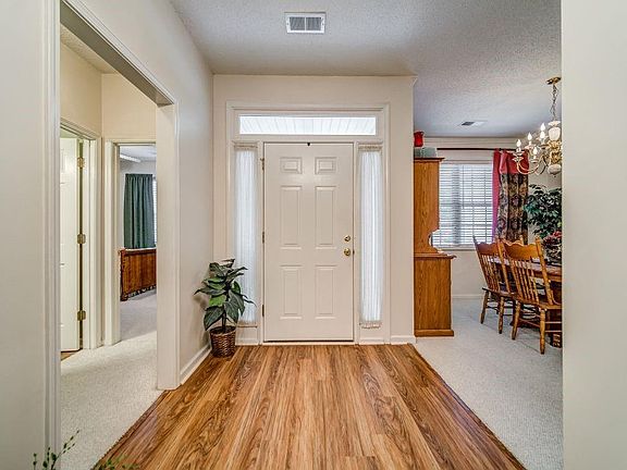 3rd image of 40 Parkford Ct