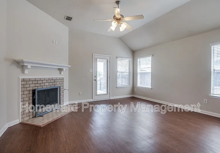 11728 Netleaf Ln — Photo 3