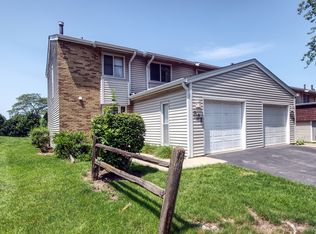 521 Julie Rd, Bolingbrook, IL 60440