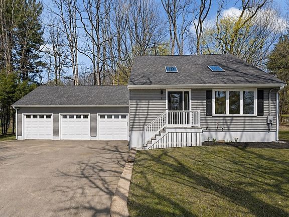 2nd image of 8 Boardman St