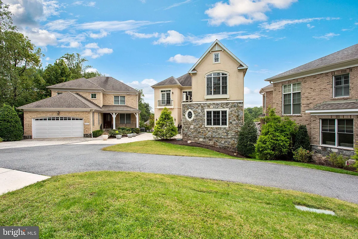 Building Photo - 8319 Quarry Manor Ter