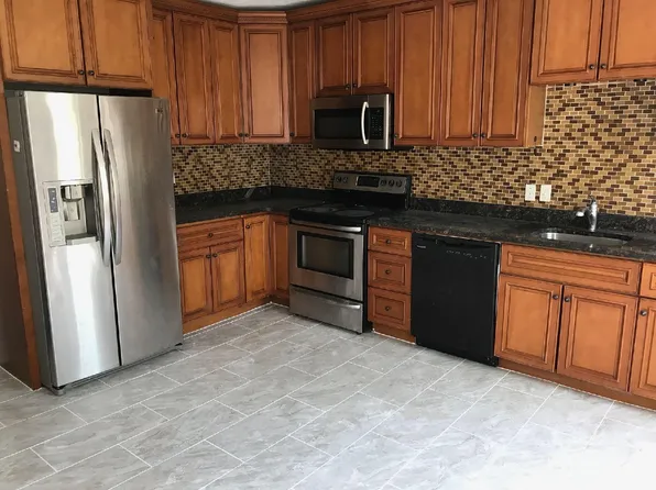 30 Lyman St #B, Waltham, MA 02452