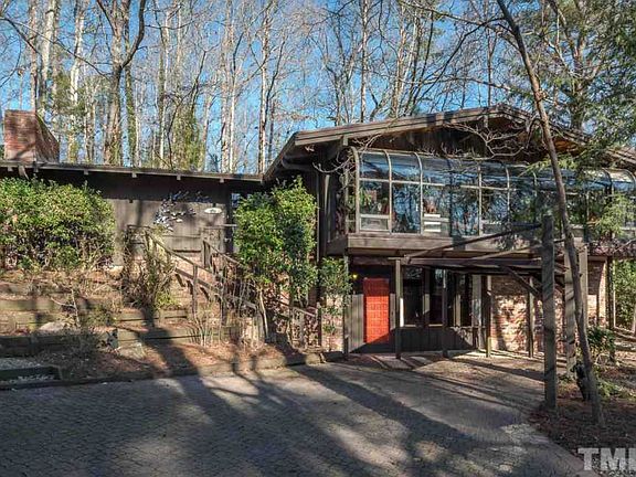 2nd image of 2131 N Lakeshore Dr