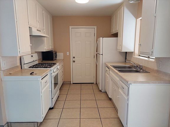 4th image of 7135 Palo Alto Ave