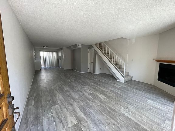 2nd image of 638 E Tujunga Ave #G