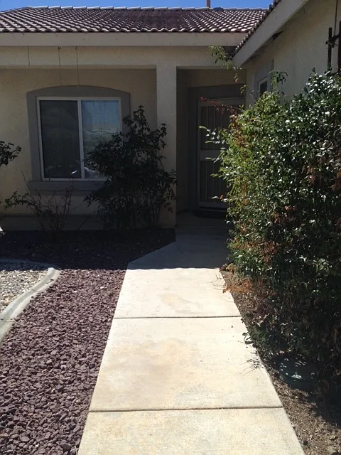 4 Bedroom Victorville Home Near Freeway, Shopping & Schools! — Photo 3