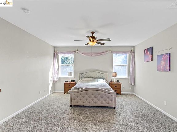 5th image of 790 Yosemite Dr