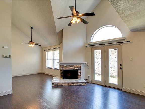 4th image of 6913 Aston Dr