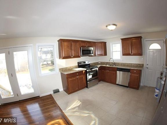 3rd image of 1175 Ramblewood Dr