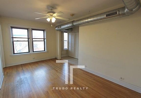 2nd image of 1249 W Henderson St #C