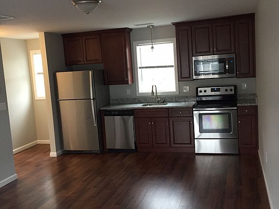2nd image of 307 East St #3