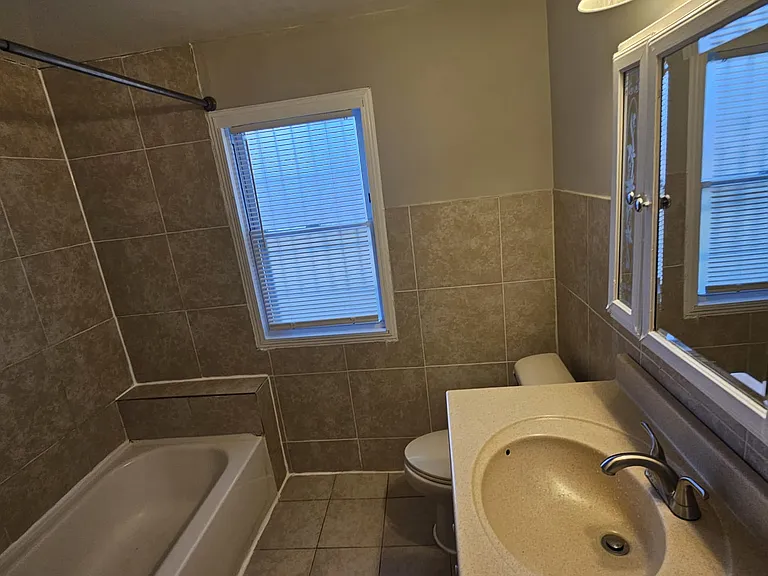 809 Eastern Ave — Photo 18