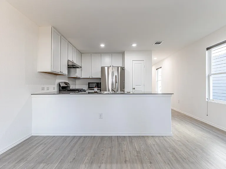 7606 Chancery Gate — Photo 12