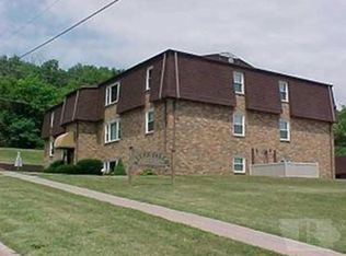 304 35th St APT 101, Fort Madison, IA 52627