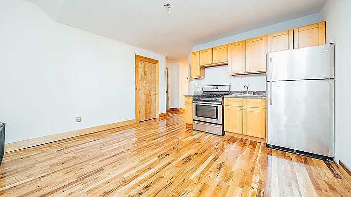 1st image of 360 Franklin Ave #101