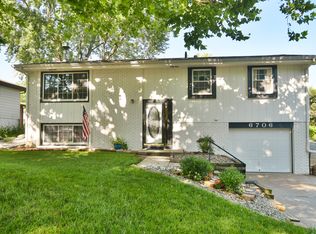 6706 S 82nd St, Ralston, NE 68127