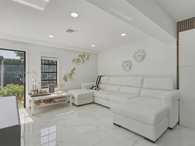 11621 NW 58th Pl — Photo 13