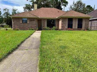 5090 McAnelly Dr, Beaumont, TX 77708