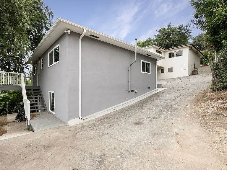 2042 N Alvarado St — Photo 6