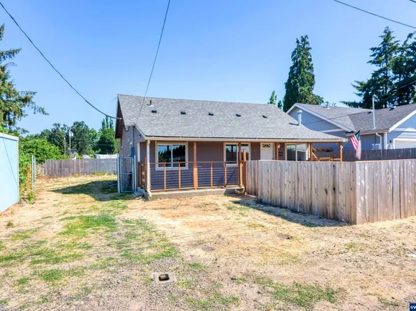 4271 Webb Ave NE, Salem, OR 97305