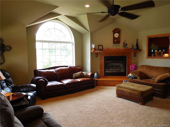3rd image of 1712 Red Bud Ln