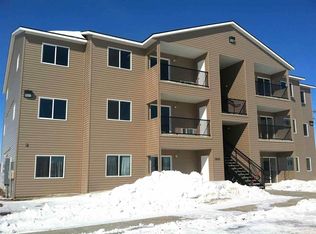 1620 20th Ave NW APT 302, Minot, ND 58703