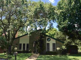 213 Hillside Dr, Hewitt, TX 76643