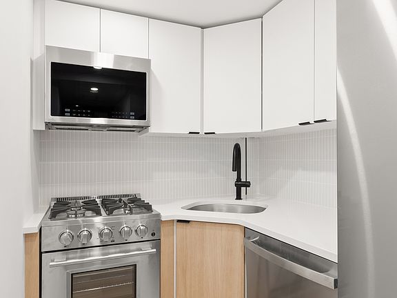 4th image of 321 E 48th St APT 11H