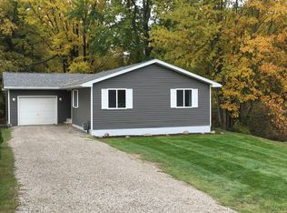 127 Peck Rd, Croswell, MI 48422