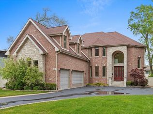 3 Crestview Ter, Buffalo Grove, IL 60089
